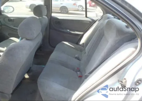 2000 Nissan Altima Xe/Gxe/Se/Gle z USA, uszkodzony, nr VIN 1N4DL01D7YC239202
